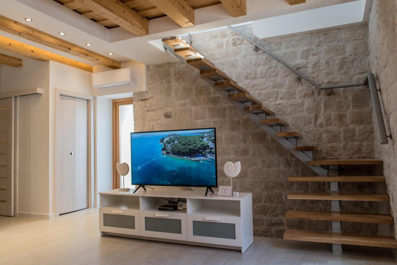Limestone Heritage House Trogir Exteriör bild