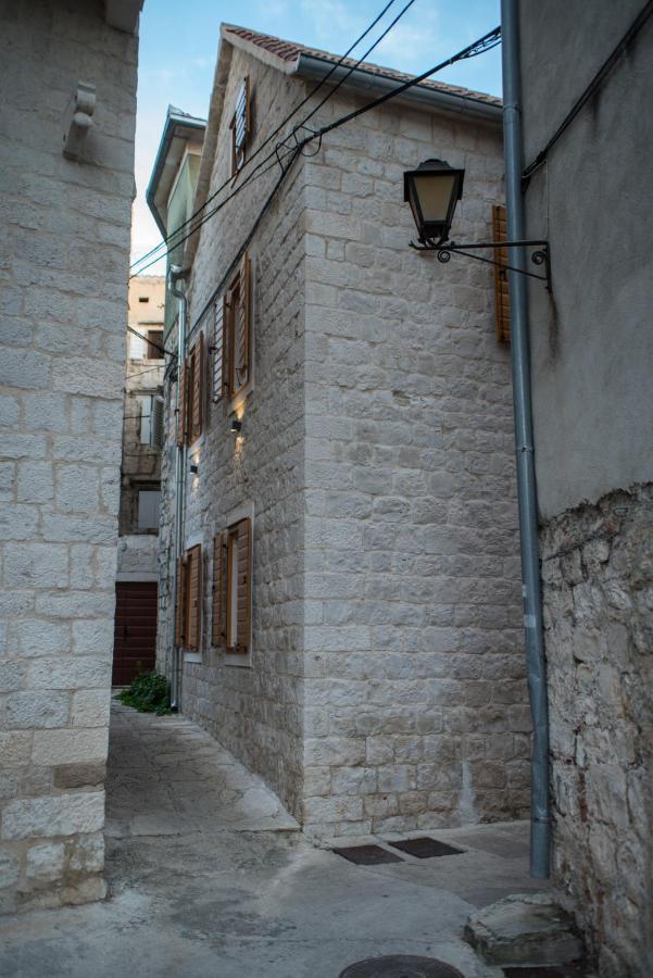 Limestone Heritage House Trogir Exteriör bild